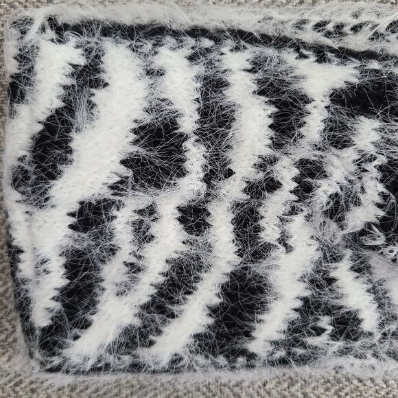 DKNY fuzzy animal print twist headband black and white - Picture 3 of 9